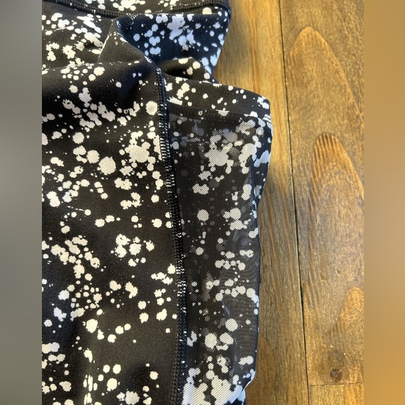 FABLETICS Black And White Speckled On-The-Go PowerHold® High-Waisted
Legging - Picture 6 of 14